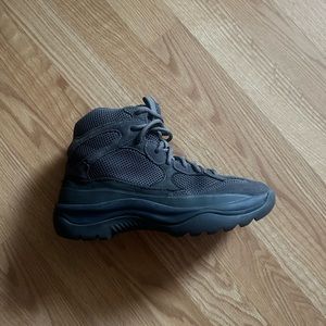 Yeezy season 6 boots “graphite”